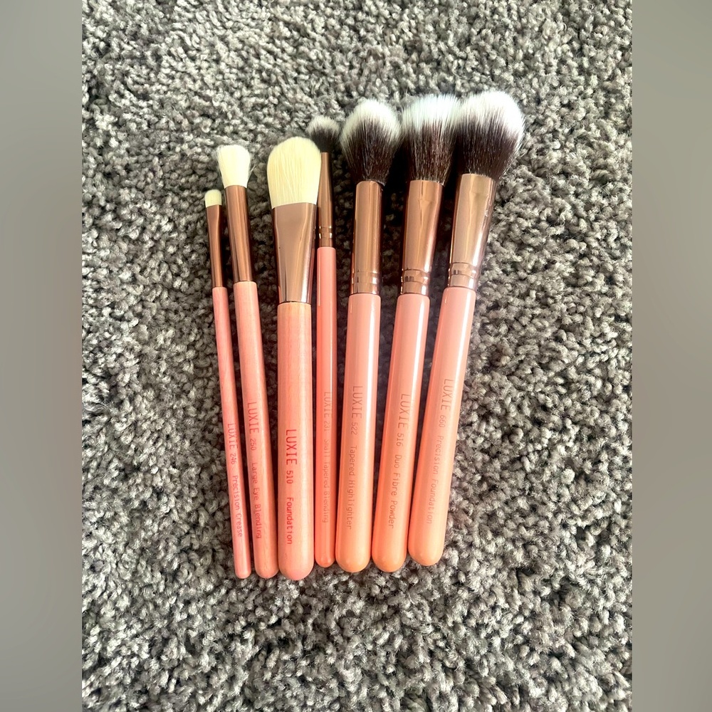 Luxie set of 7 brushes